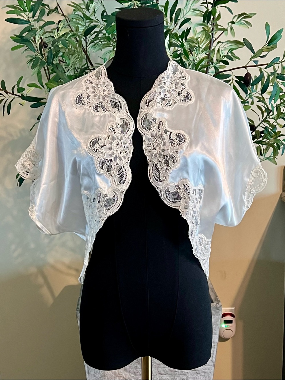 Halston Heritage Ivory Satin Labelled Top